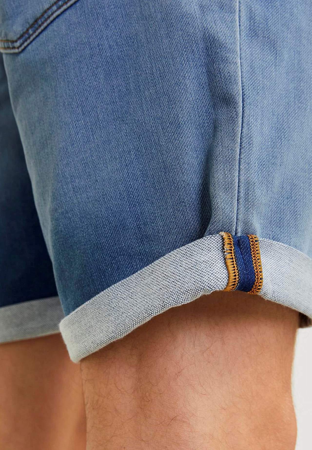 Džinsa šorti ar uzlocītiem staru galiem