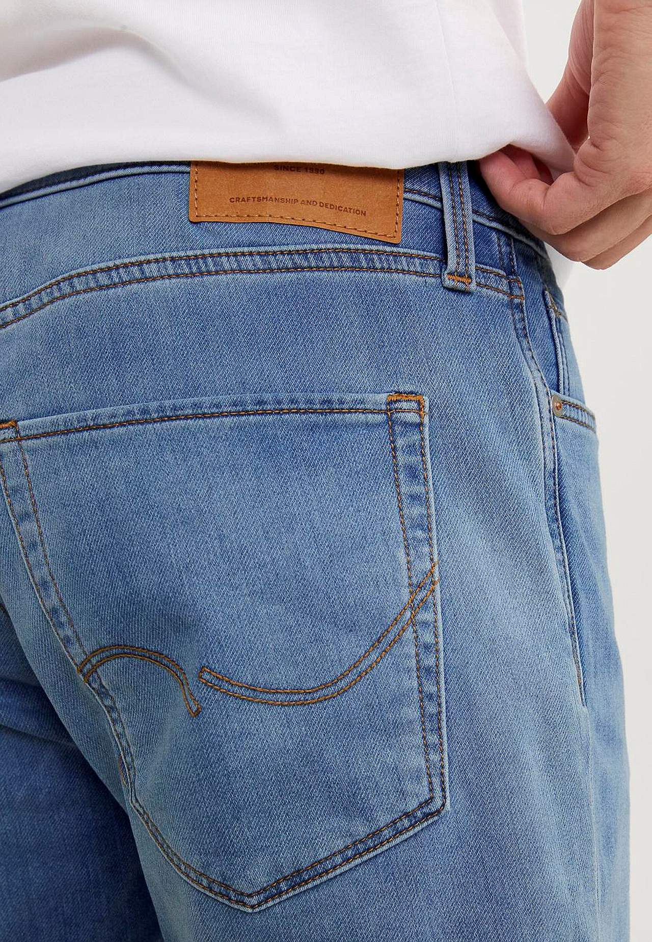 Džinsa šorti ar uzlocītiem staru galiem