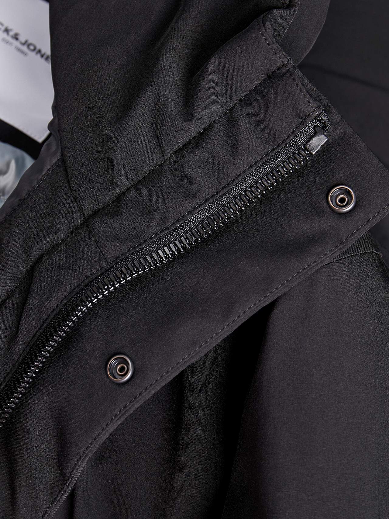 Vēja un ūdens aizturoša ziemas jaka