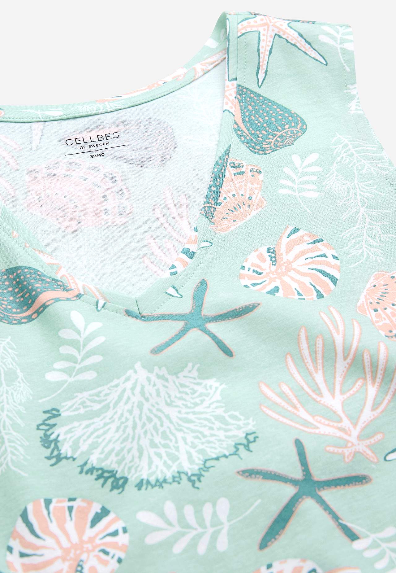 Rakstains naktskrekls bez piedurknēm