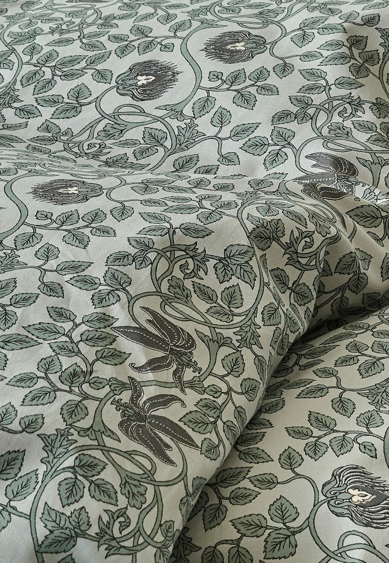 Gultasveļas komplekts ar sīkiem ziediņiem 150x210 cm