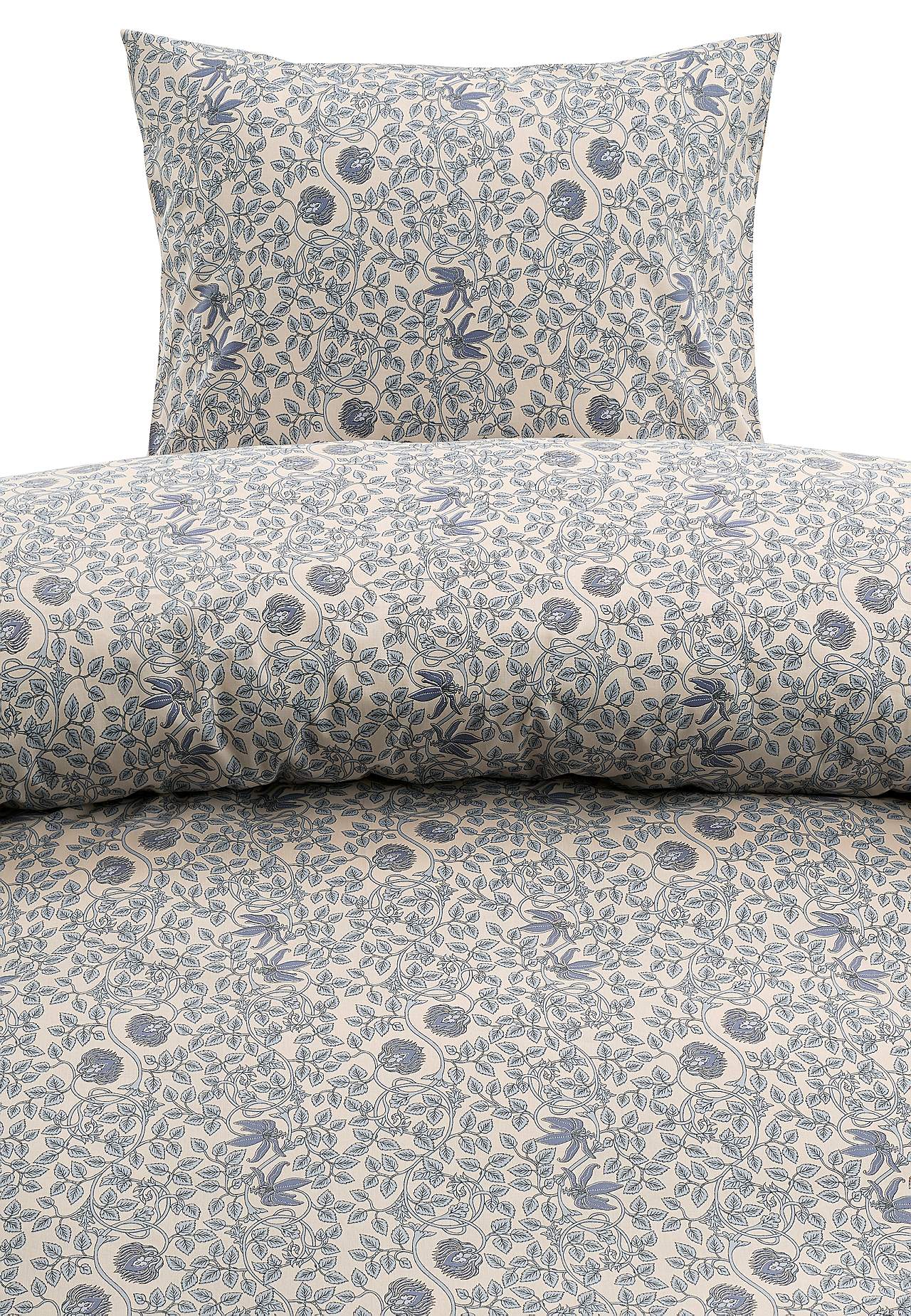 Gultasveļas komplekts ar sīkiem ziediņiem 150x210 cm