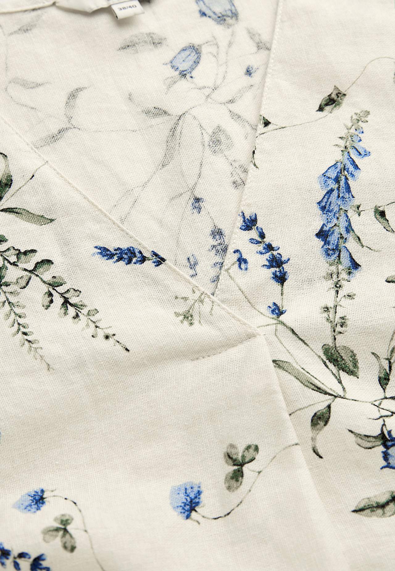 Puķaina lina blūze