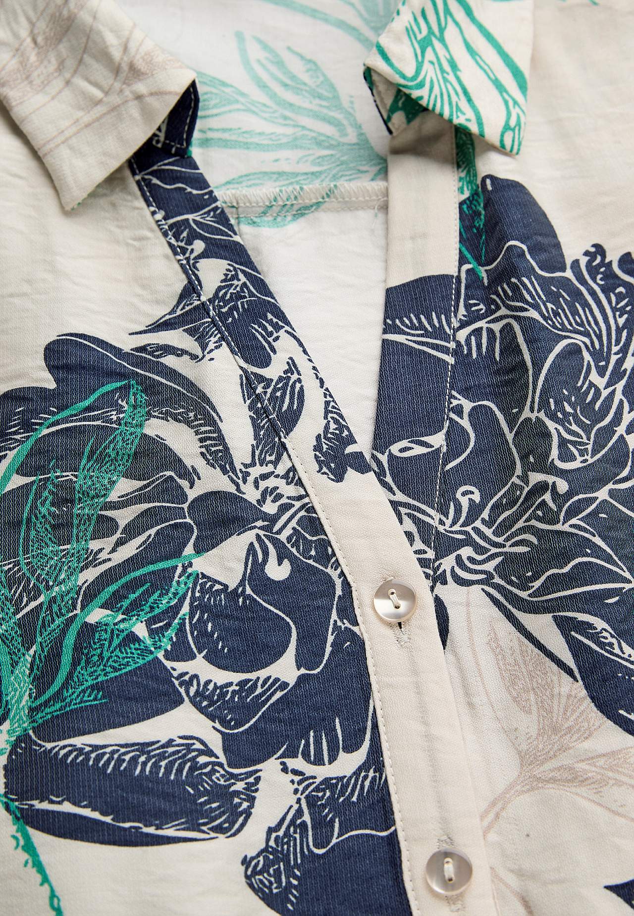 Puķaina mīksta viskozes maisījuma kreklkleita