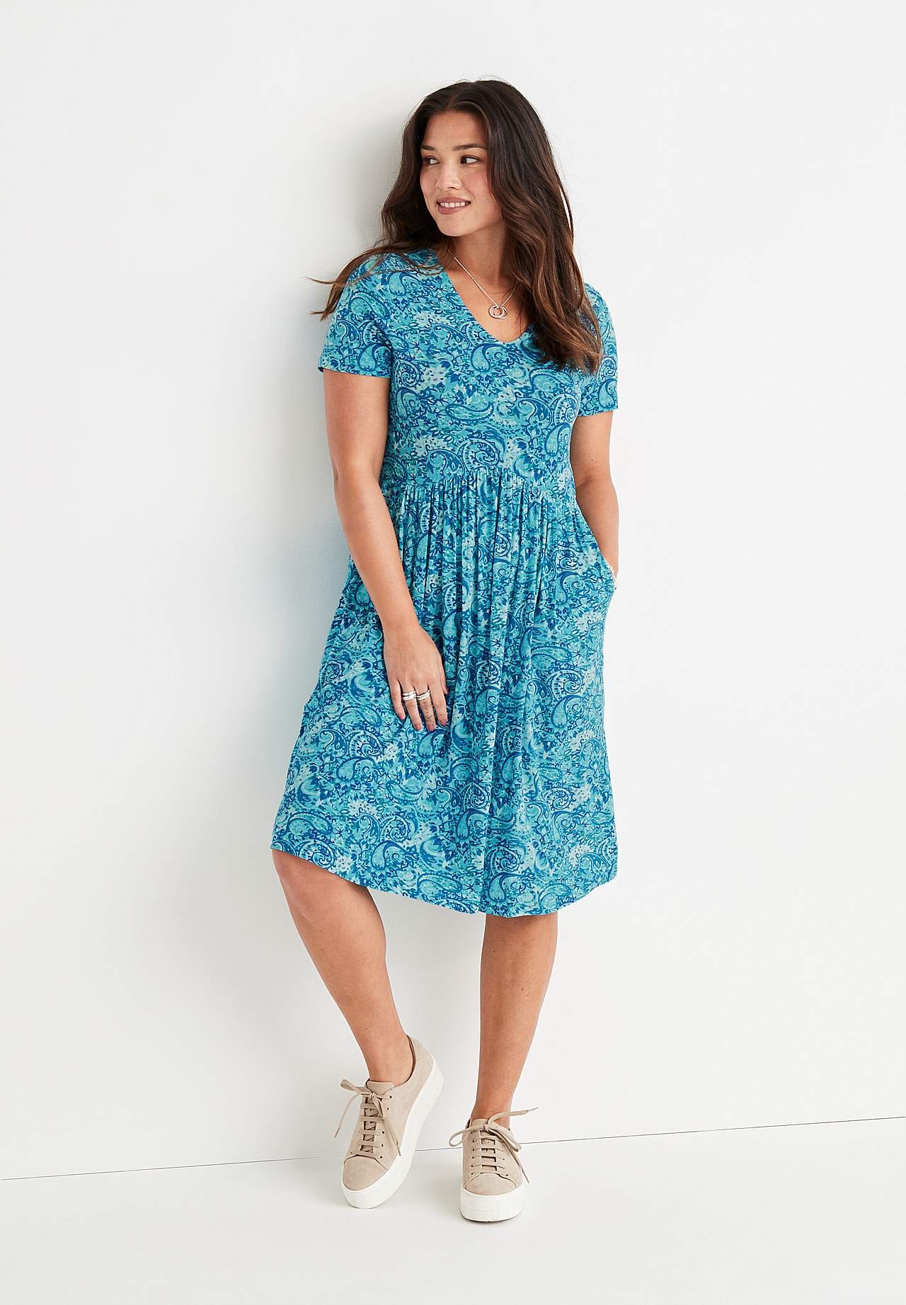 Rakstaina trikotāžas kleita