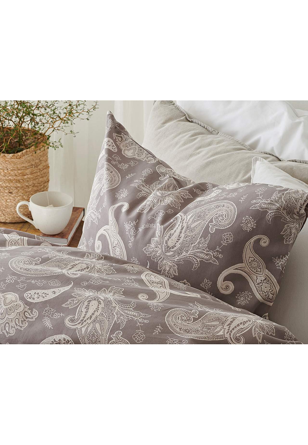 Gultasveļas komplekts ar nierīšu rakstu, 150x210 cm Tilly