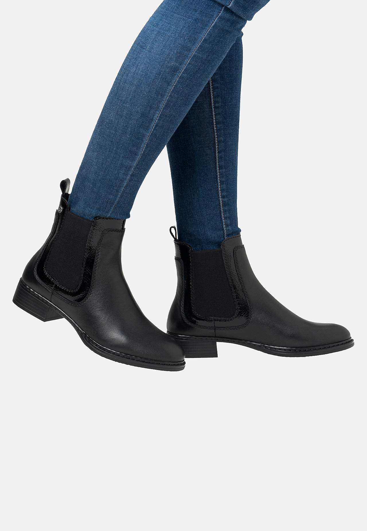 Ādas puszābaki ar lakādas detaļām