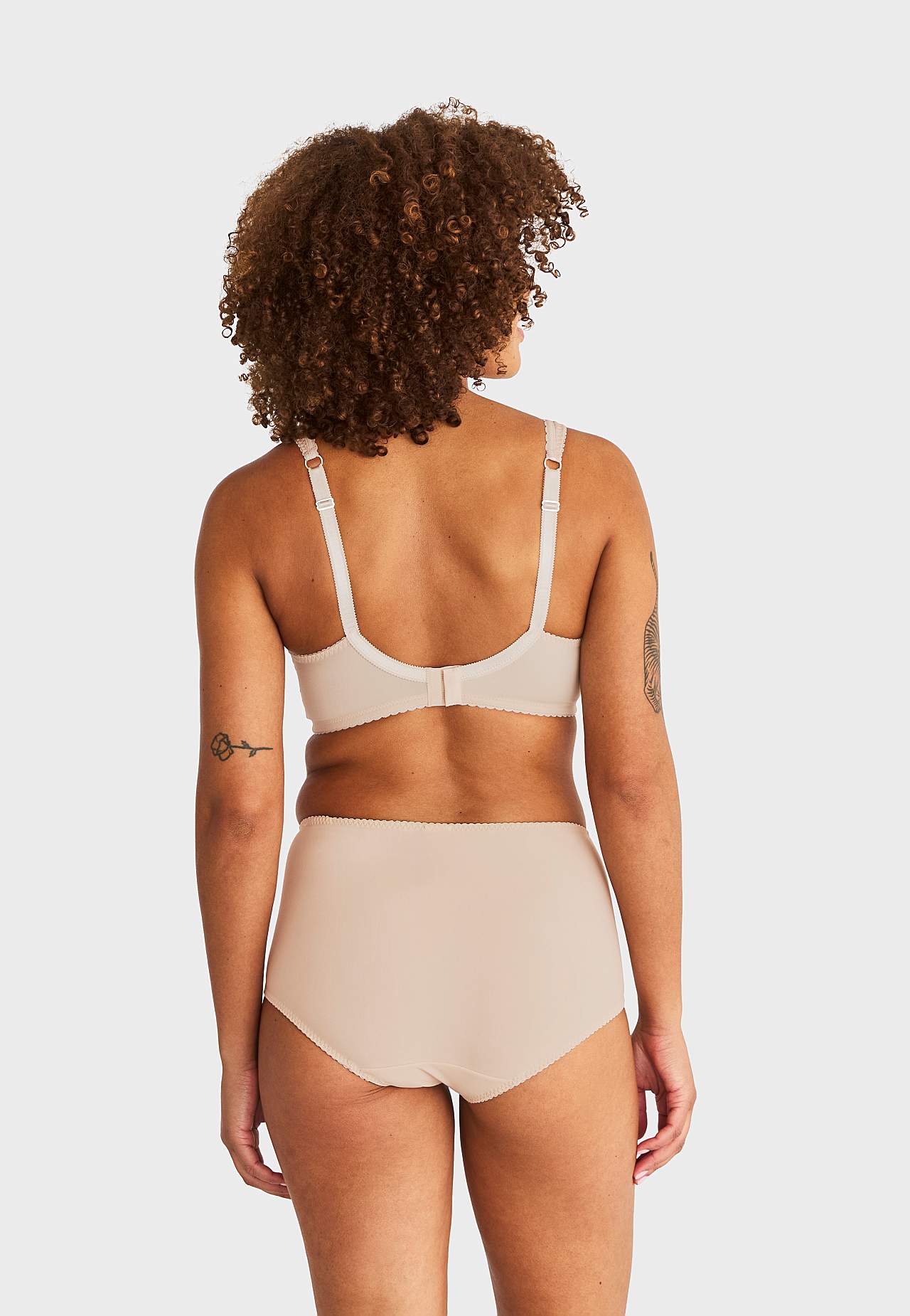 Krūšturis ar stīpiņām Adorable shape