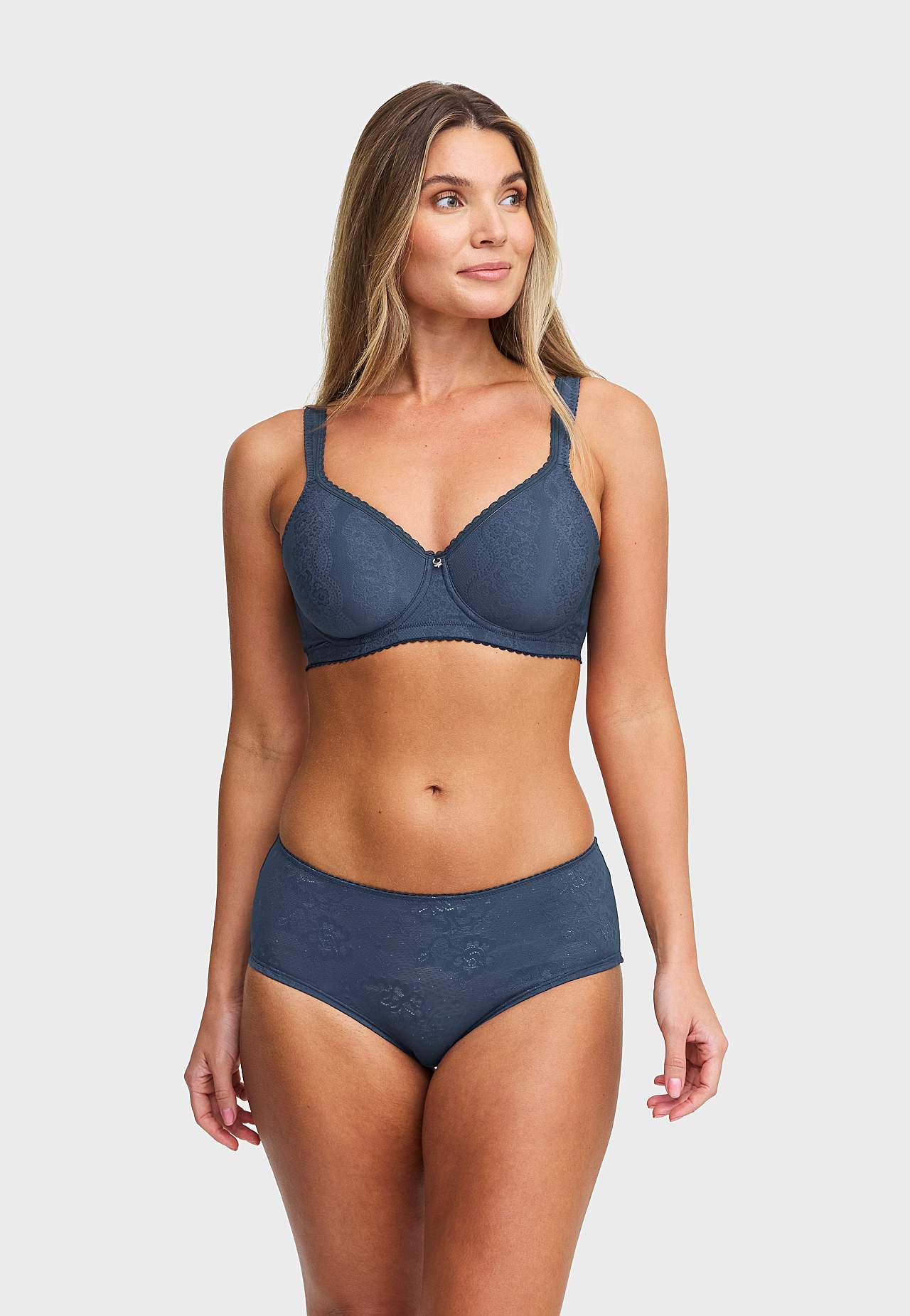 Krūšturis ar stīpiņām Adorable shape