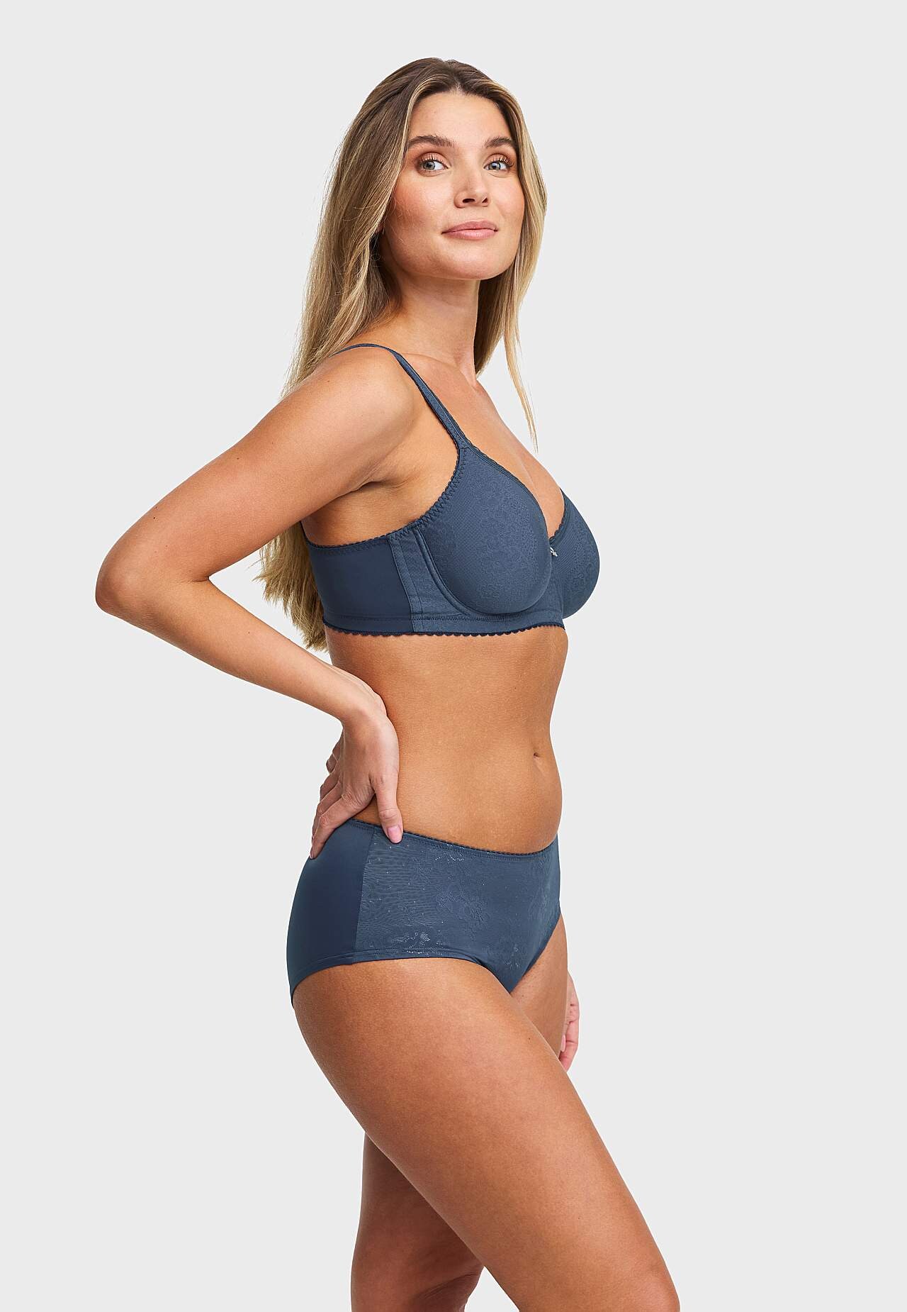 Krūšturis ar stīpiņām Adorable shape