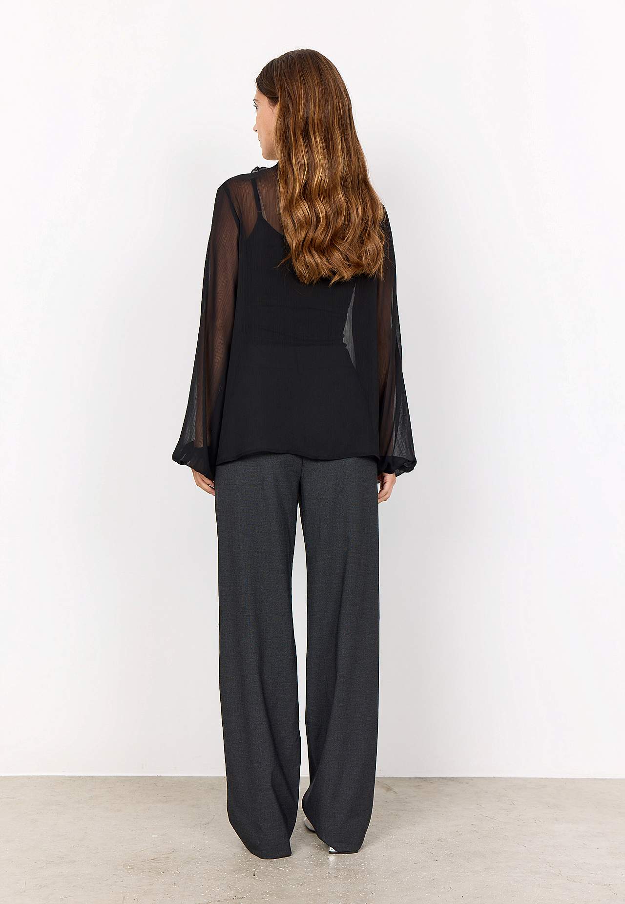 Šifona blūze ar volāniem