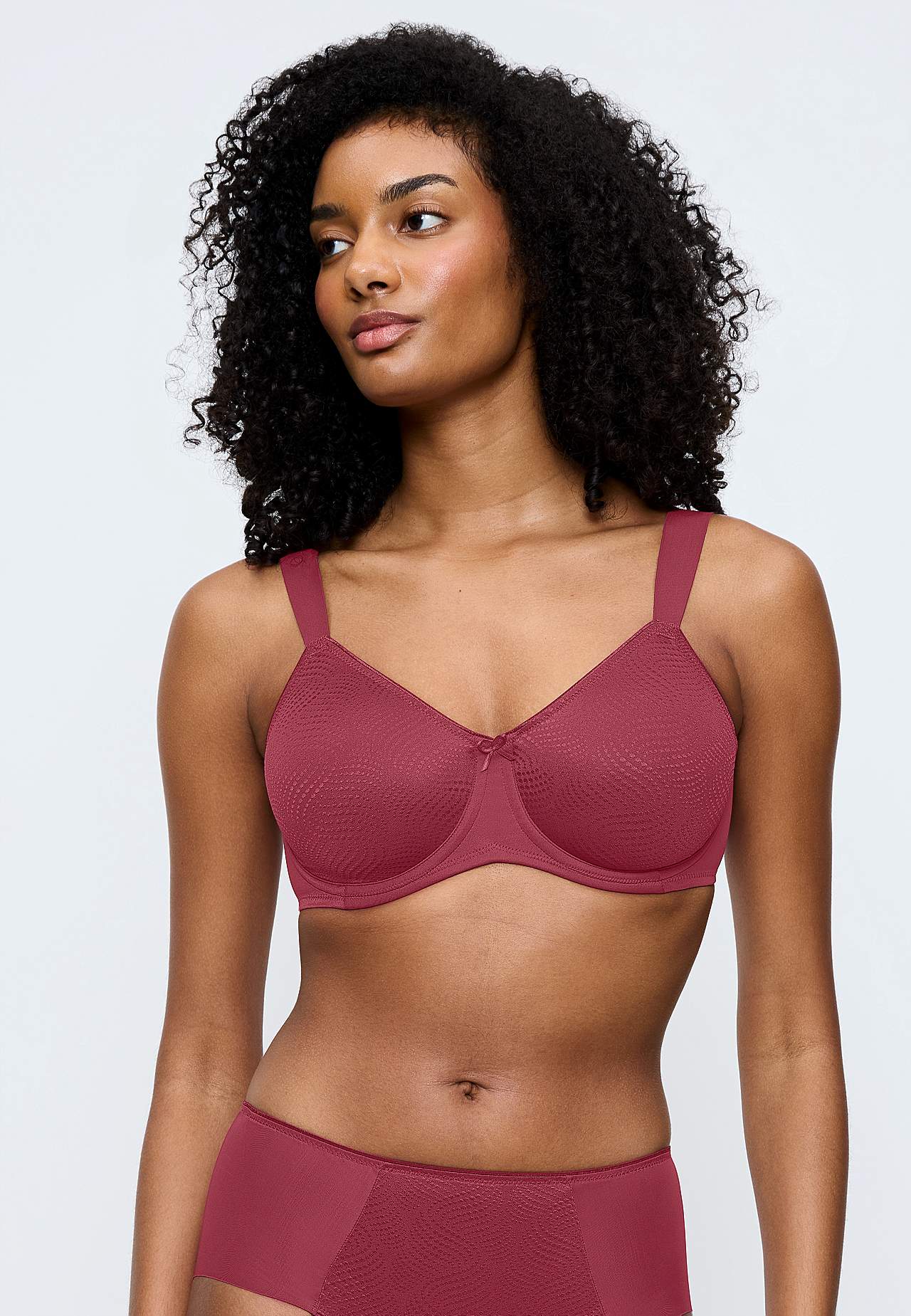 Krūtis vizuāli samazinošs krūšturis ar stīpiņām Essential