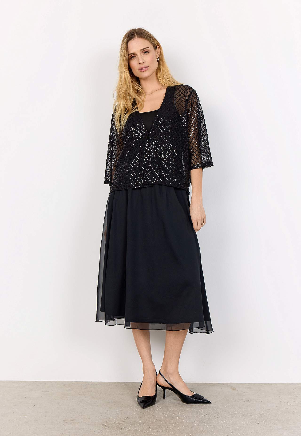 Eleganta jaka ar fliteriem