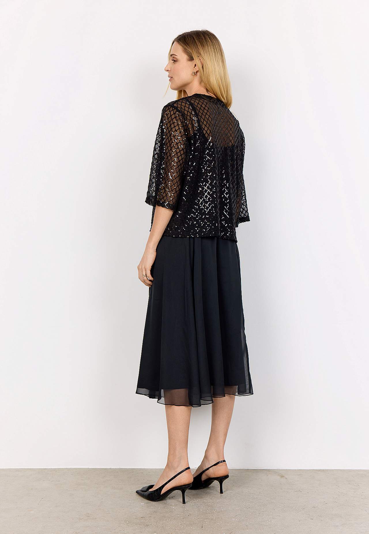 Eleganta jaka ar fliteriem