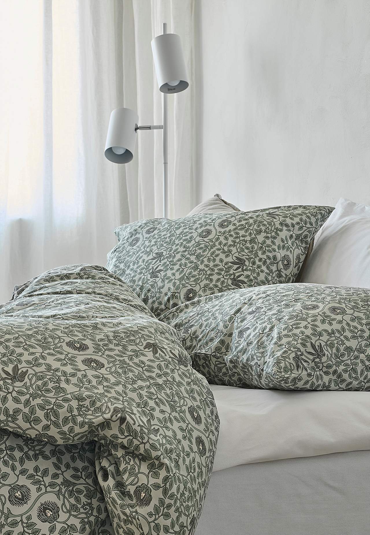 Gultasveļas komplekts ar sīkiem ziediņiem 150x210 cm