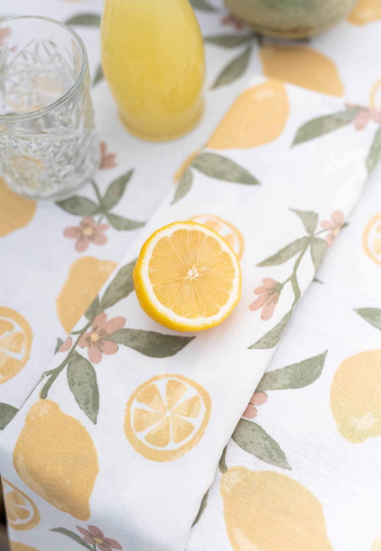 Galdauts ar citronu rakstu 140x300 cm