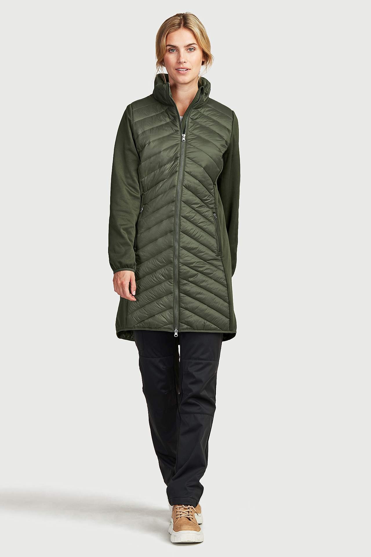 Viegla jaka, daļēji oderēta