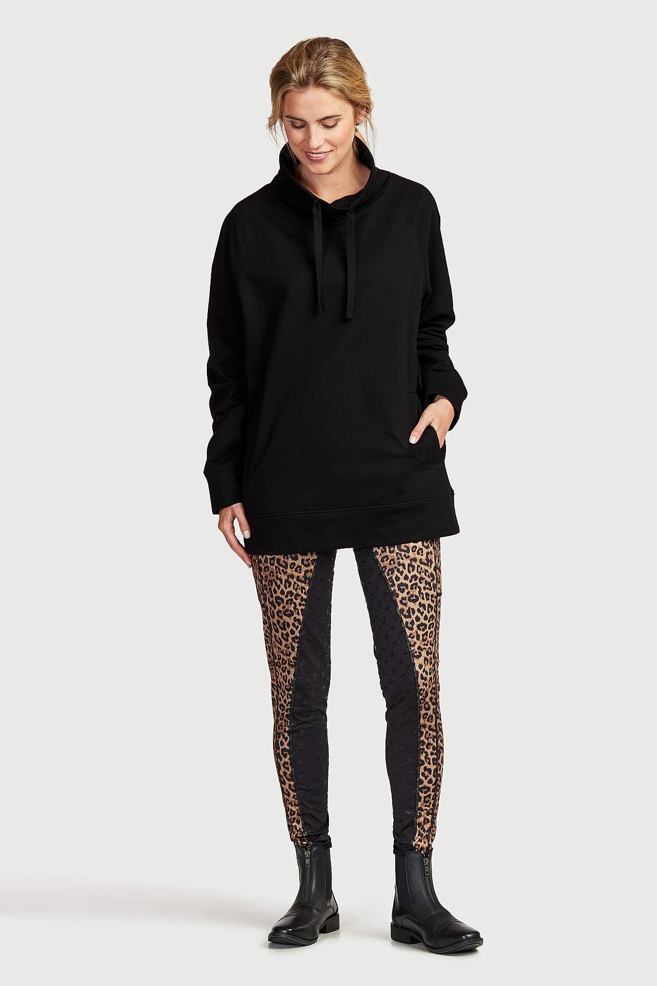 Rakstains izjādes triko ar pilnībā polsterētu sēžāmvietu