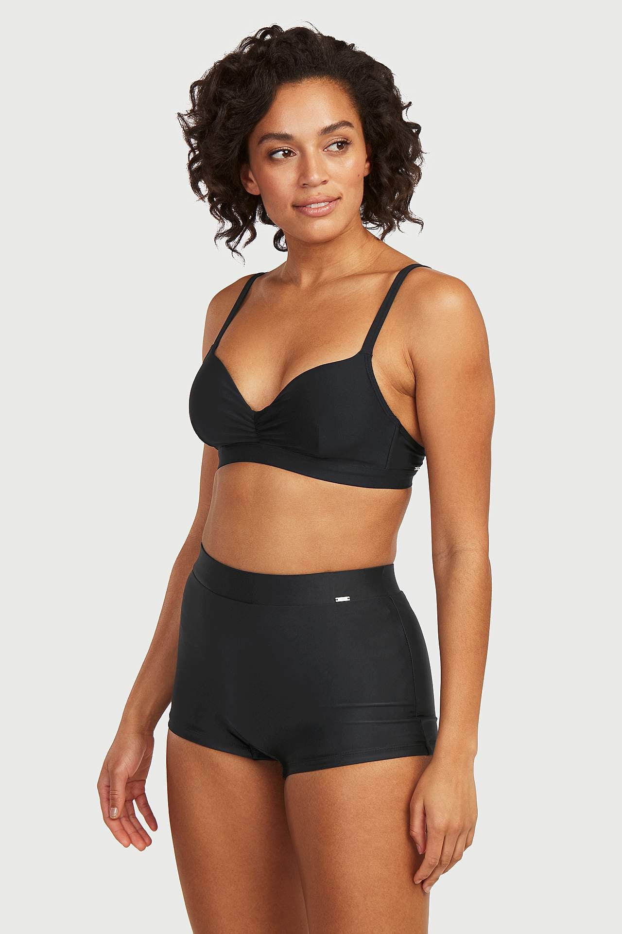 Bikini bokserbiksītes.