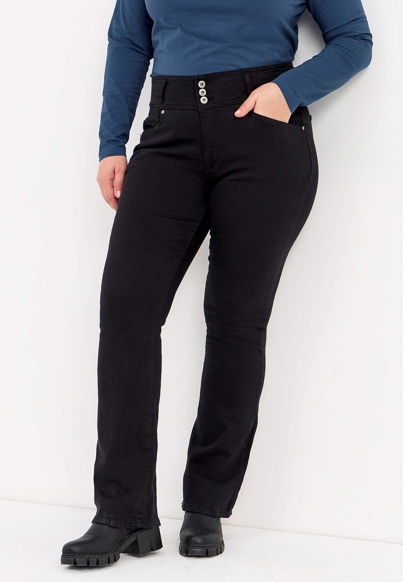 Bootcut džinsi ar augstu jostasvietu
