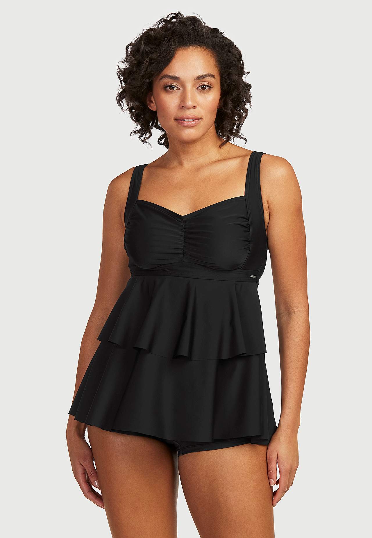 Labi pieguļošs tankini tops