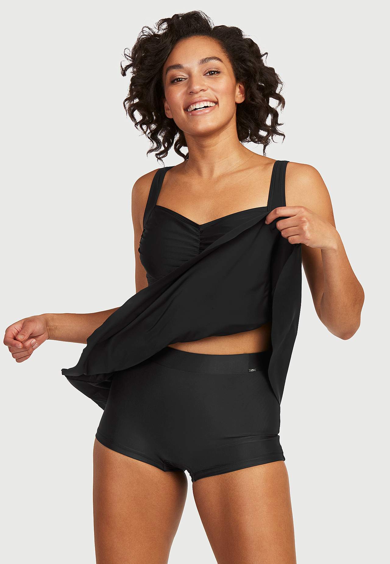 Labi pieguļošs tankini tops
