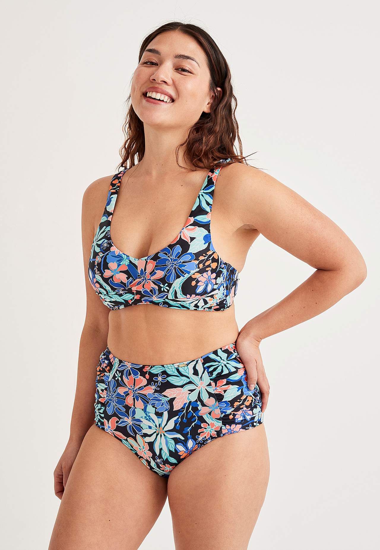 Bikini biksītes ar augstu jostasvietu