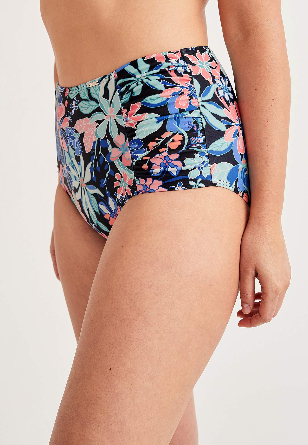 Bikini biksītes ar augstu jostasvietu