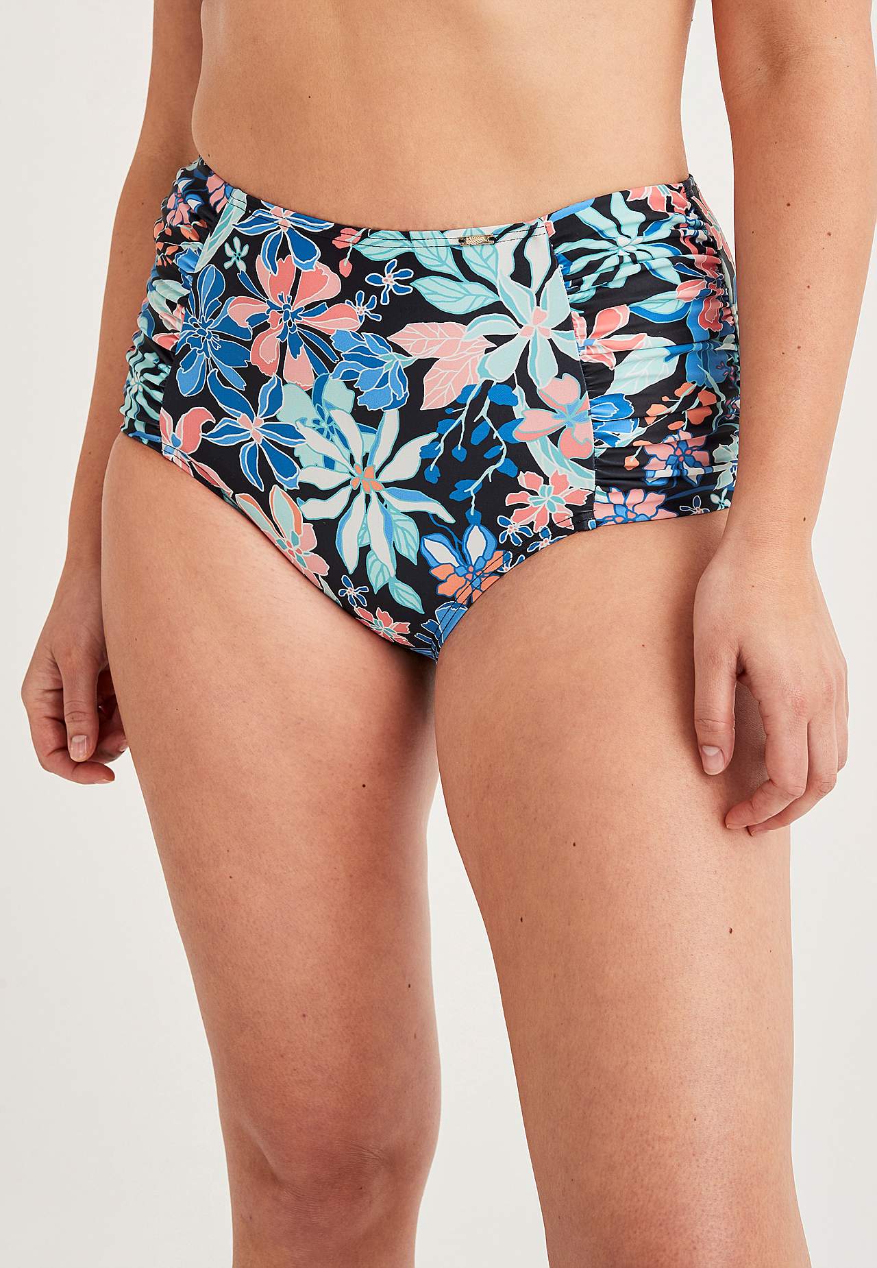 Bikini biksītes ar augstu jostasvietu