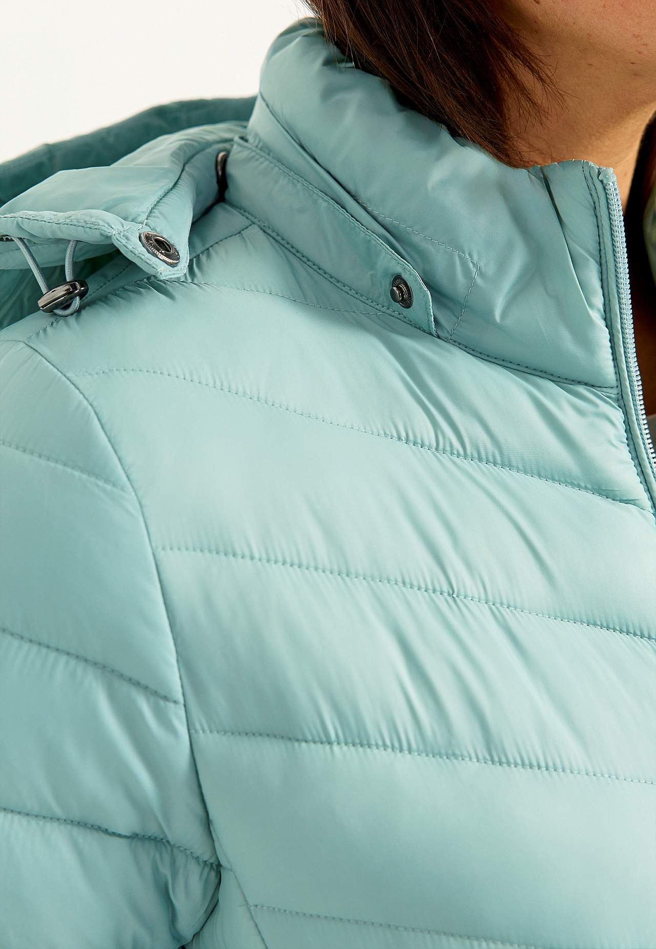 Viegla, stepēta jaka