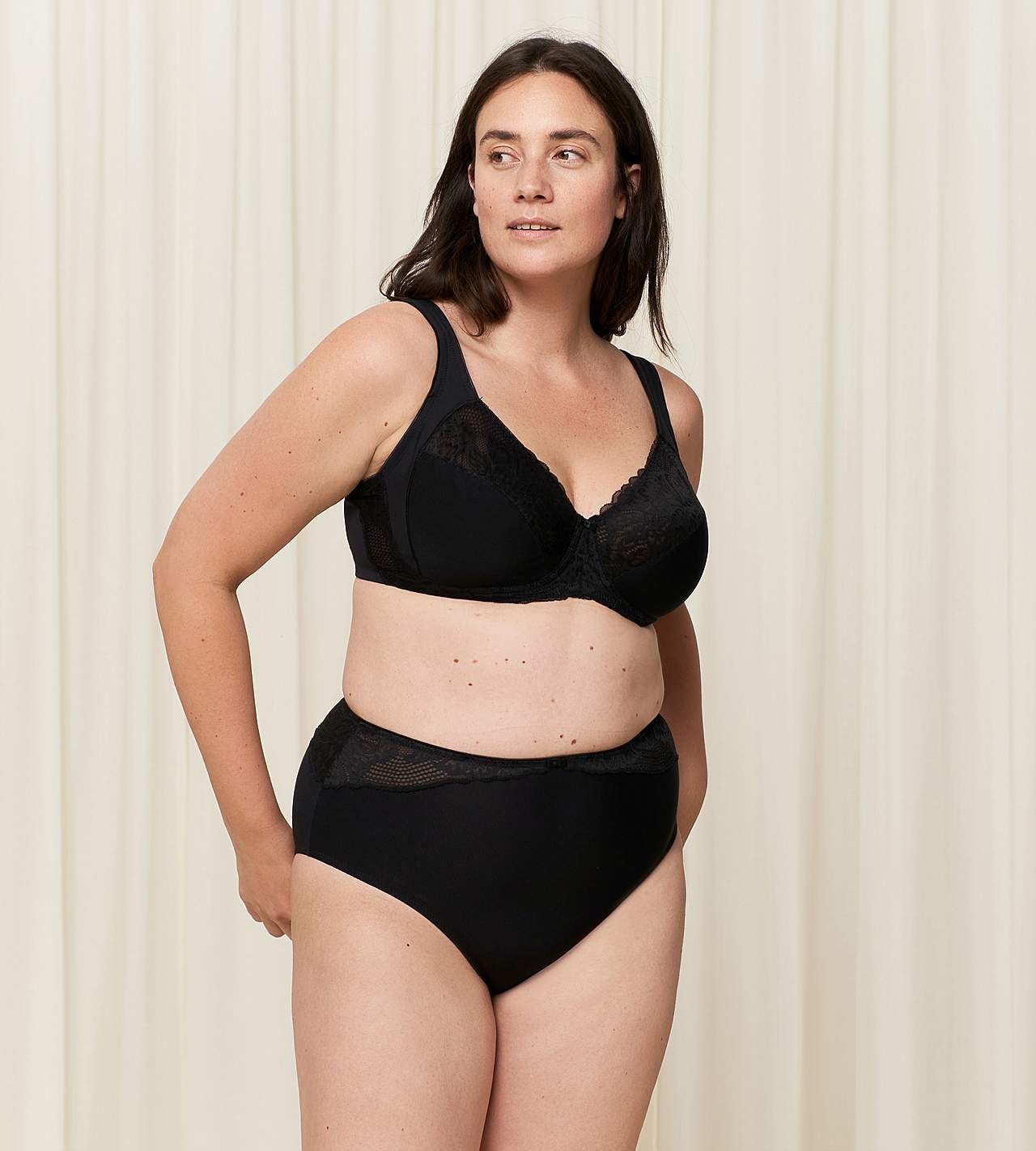 Krūšturis ar stīpiņām un jaukām mežģīnēm Modern Lace+ Cotton