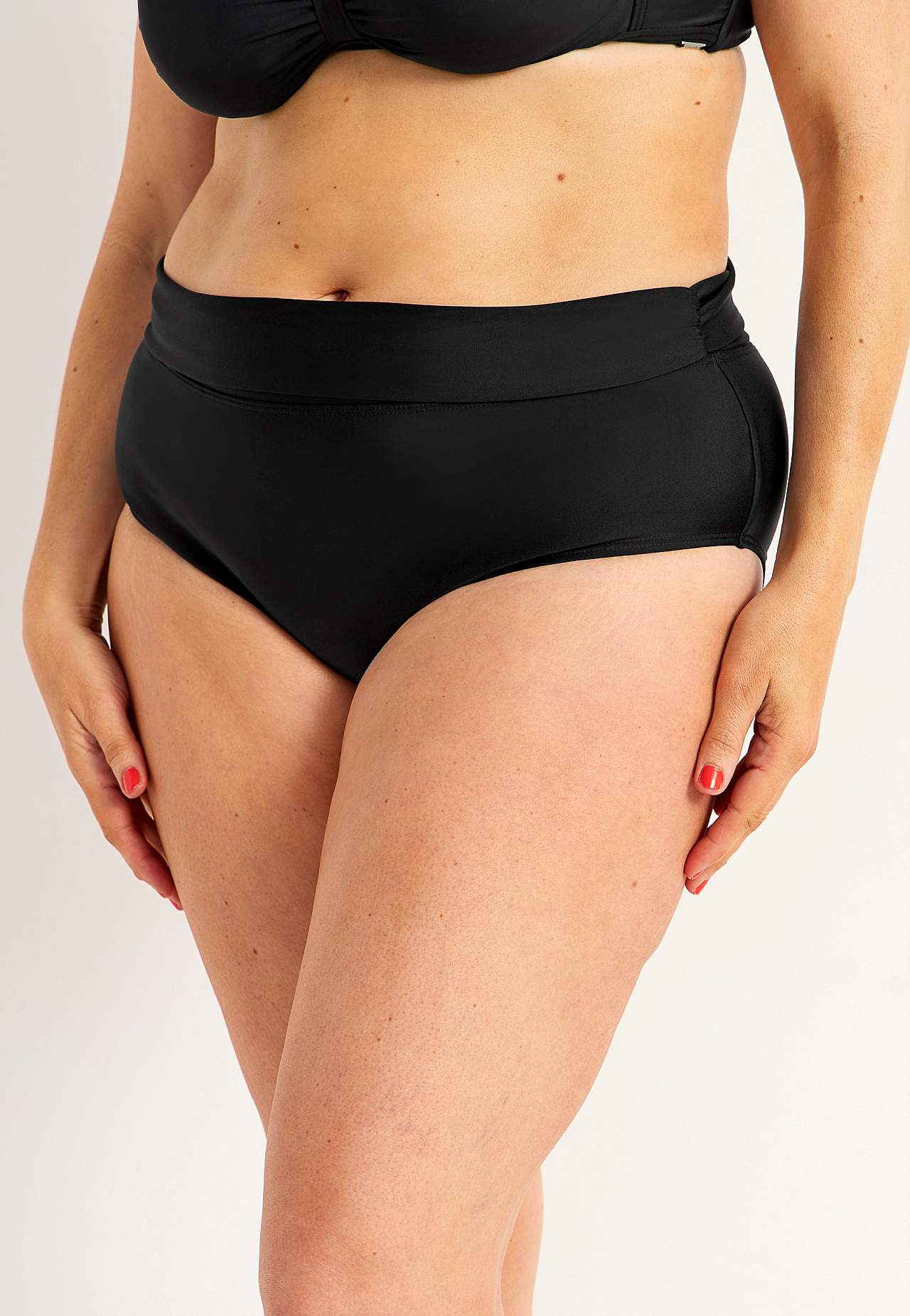 Bikini biksītes ar atlokāmu malu jostasvietā Amalfi