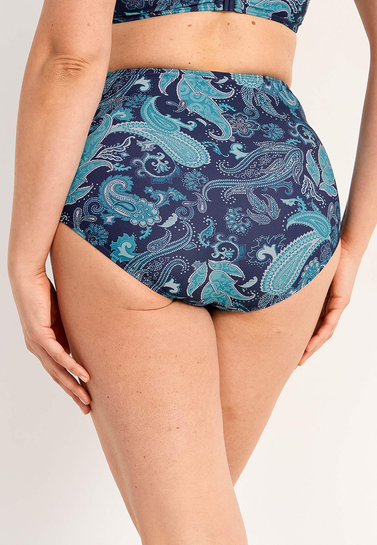 Bikini biksītes ar augstu jostasvietu