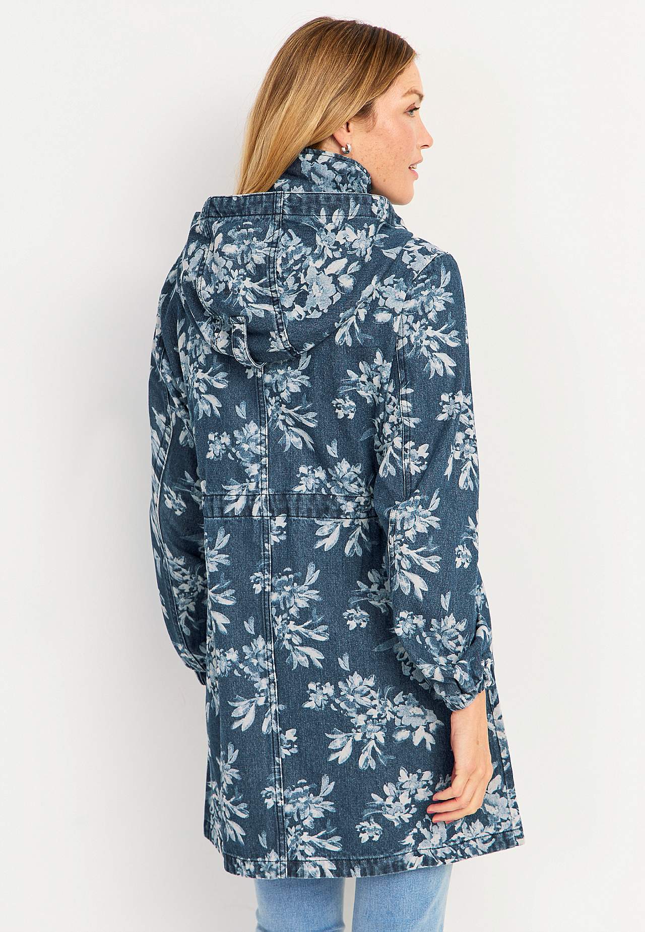 Rakstaina džinsa kapučjaka