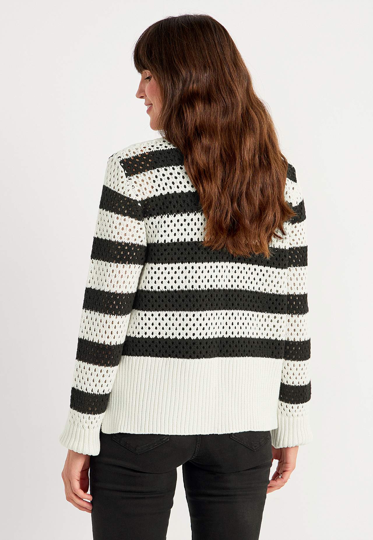 Rakstaina adījuma svītrains džemperis