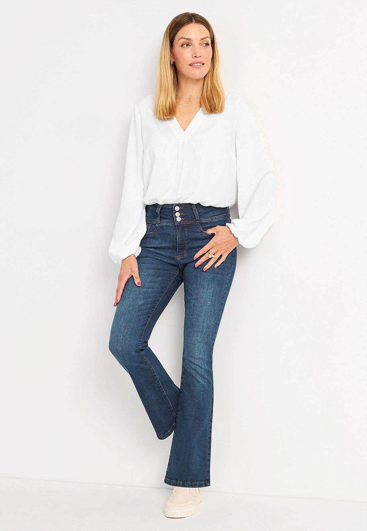 Bootcut piegriezuma džinsi ar augstu jostasvietu