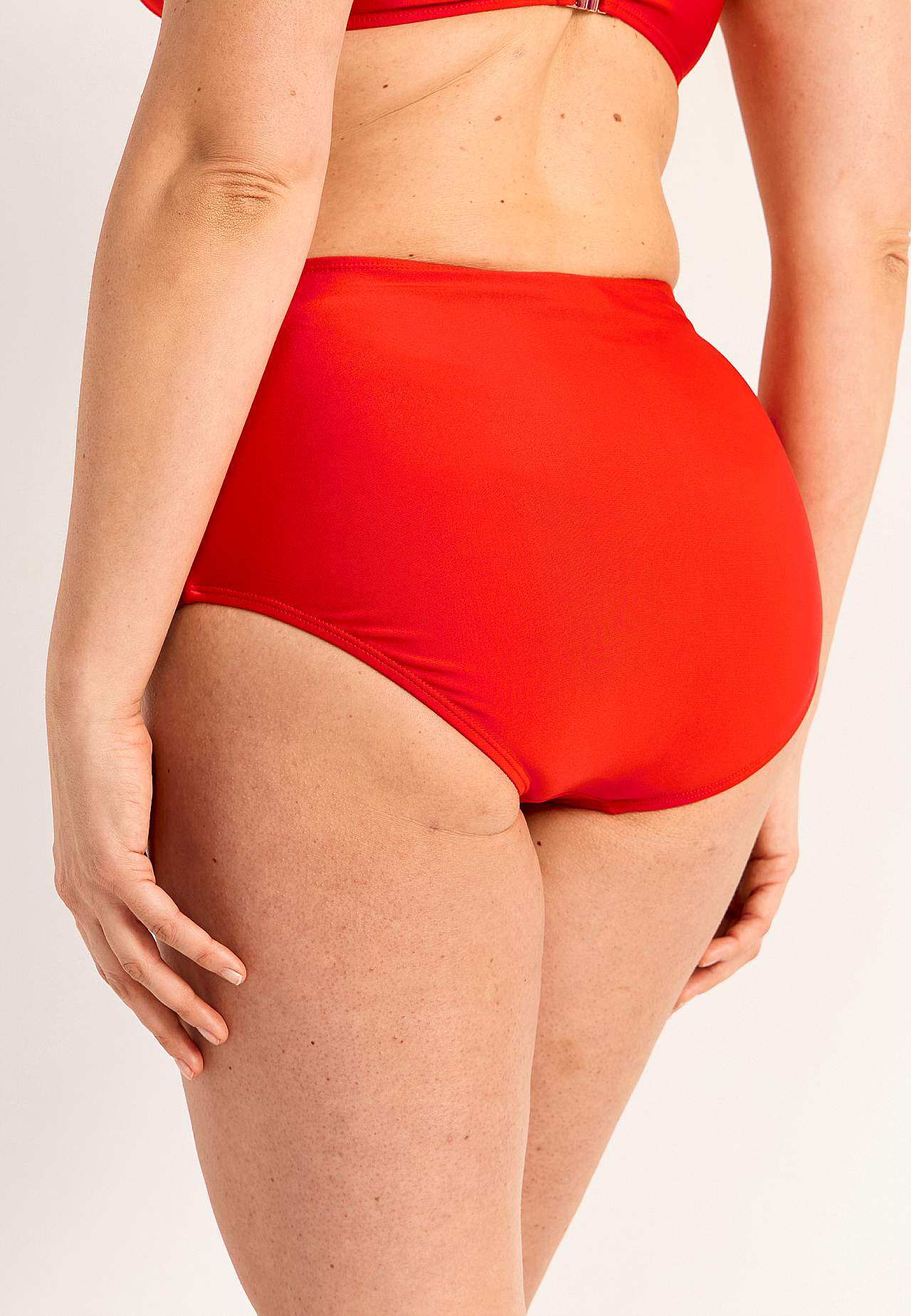 Vienkrāsainas bikini biksītes ar augstu jostasvietu Honolulu