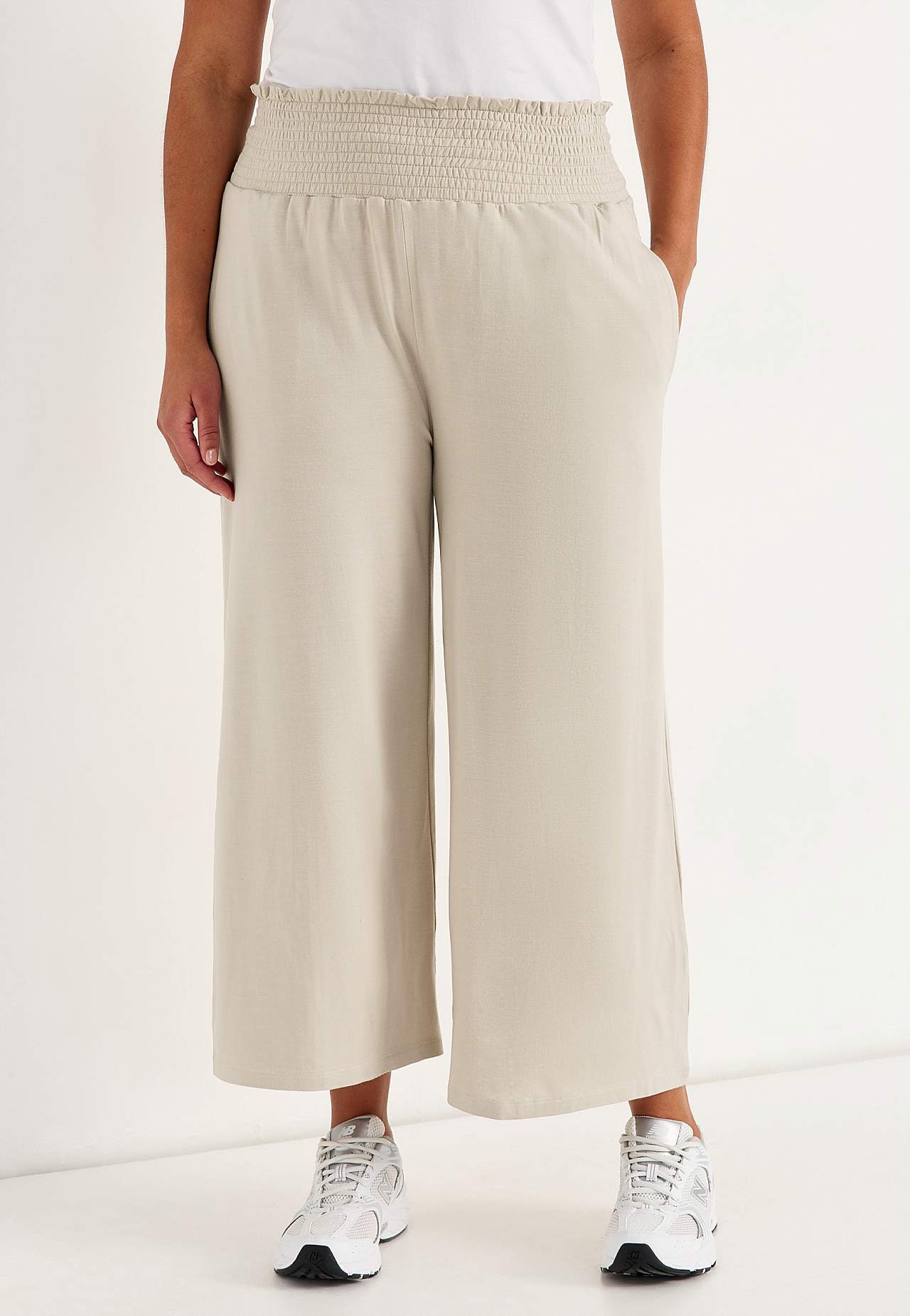 Mīkstas trikotāžas bikses ar savilkumu jostasvietā Liv