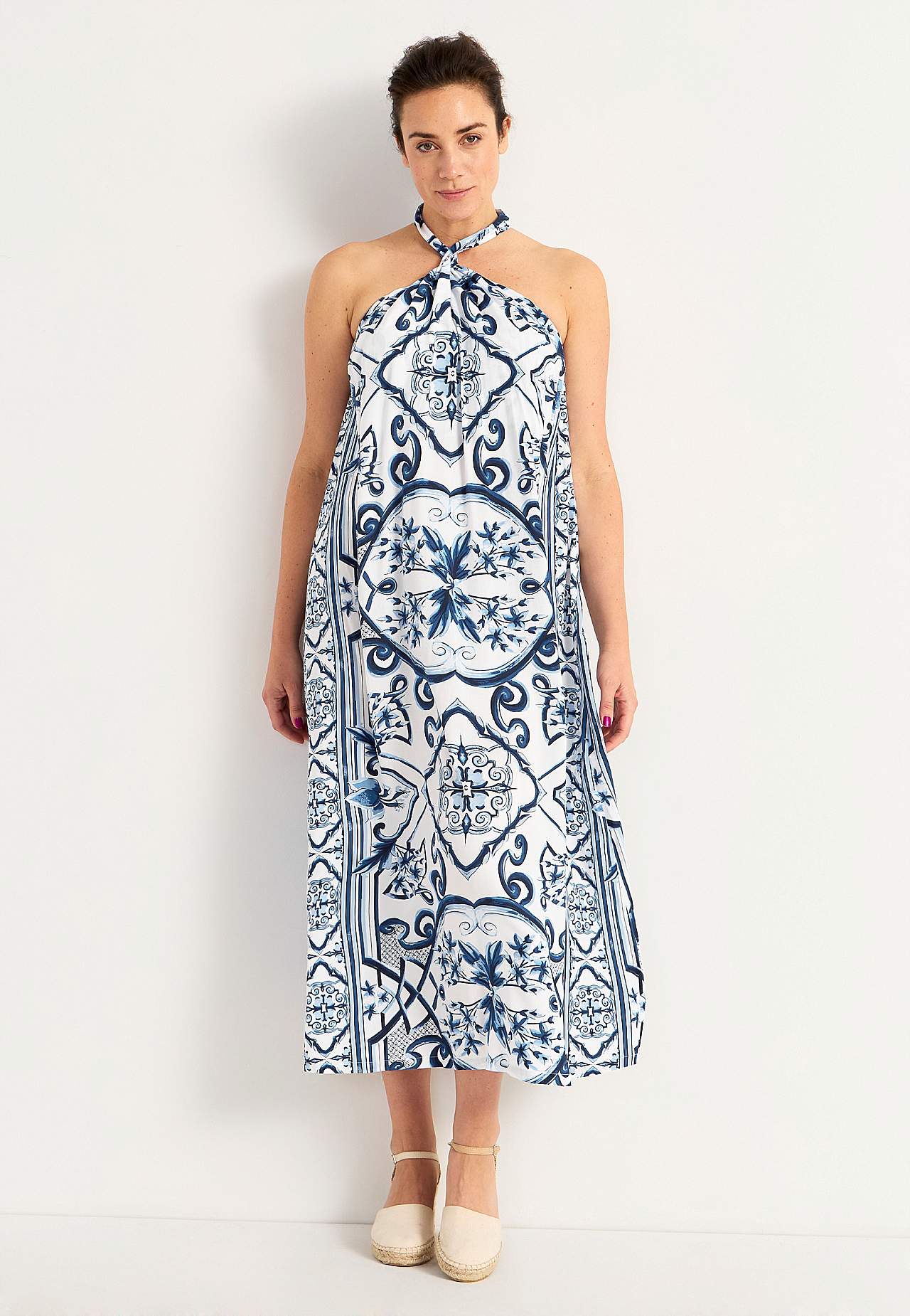 Gara rakstaina kleita