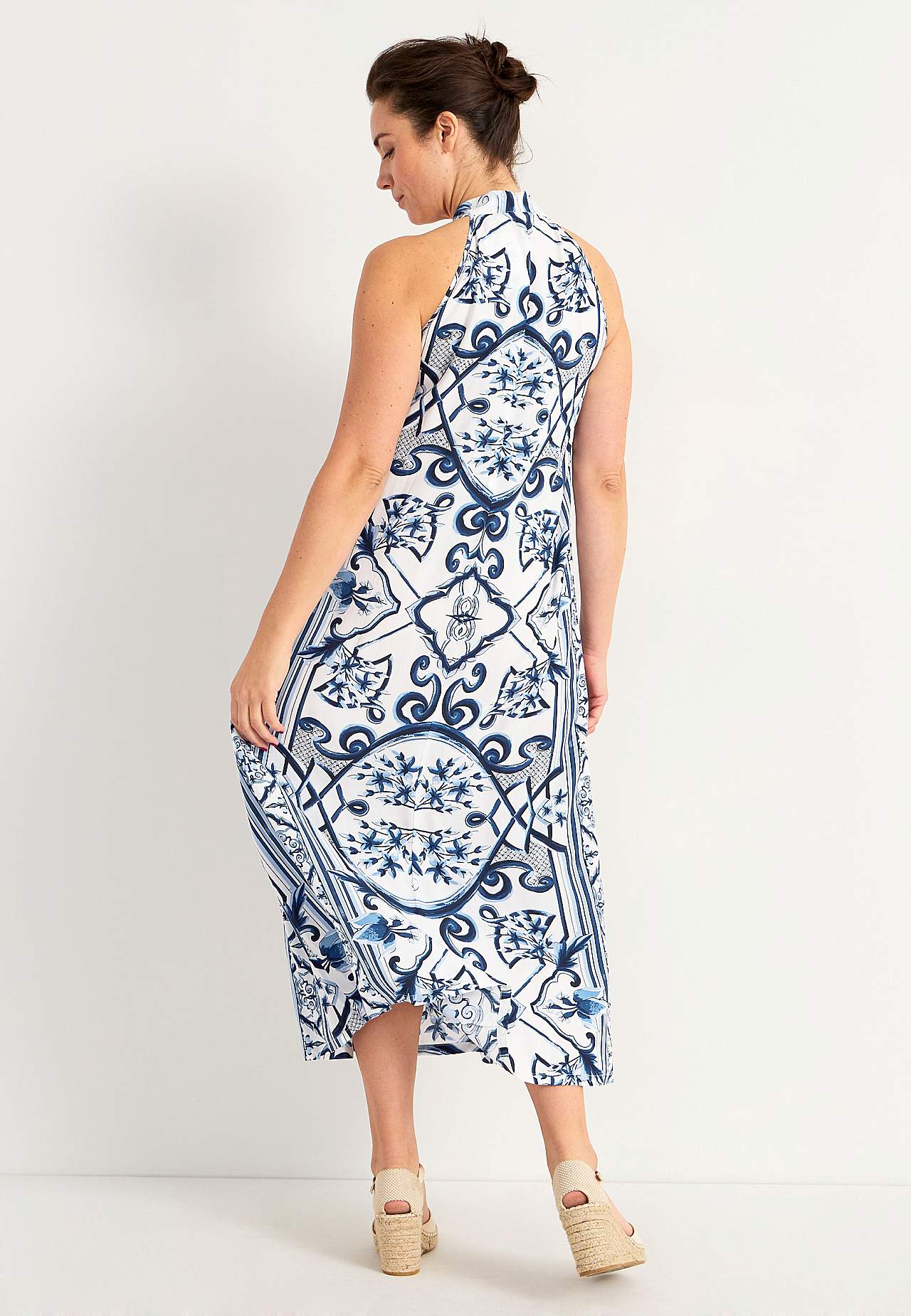 Gara rakstaina kleita