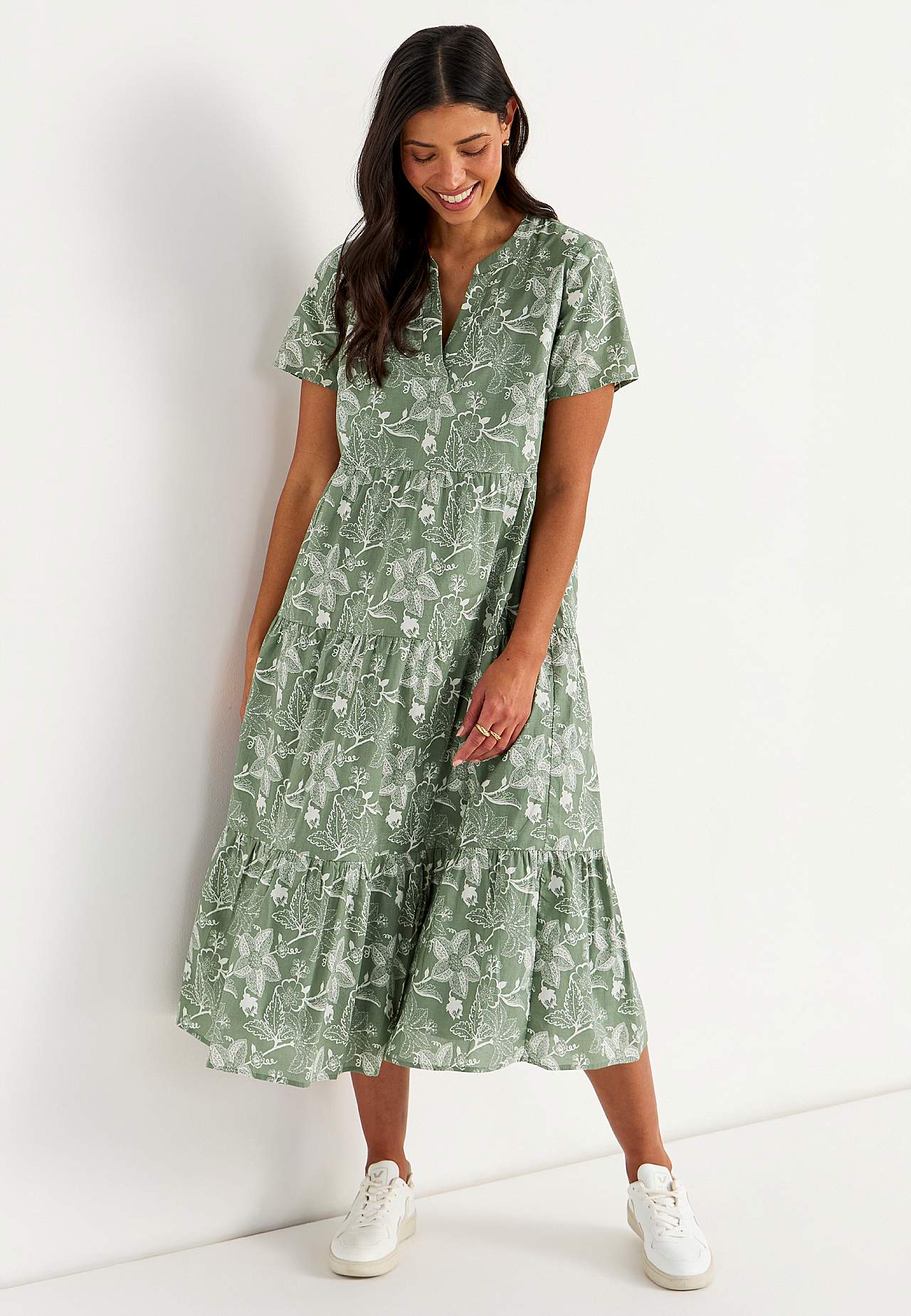 Kokvilnas kleita ar volāniem