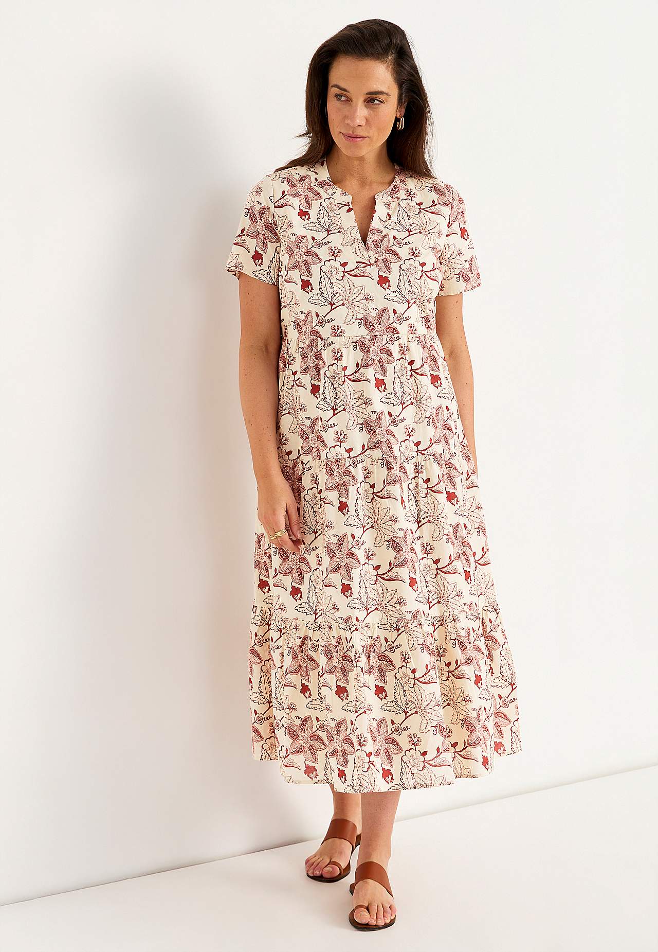 Kokvilnas kleita ar volāniem