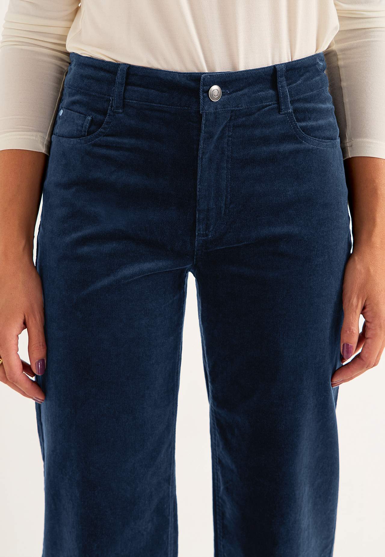 Elastīgas velveta bikses ar platām starām