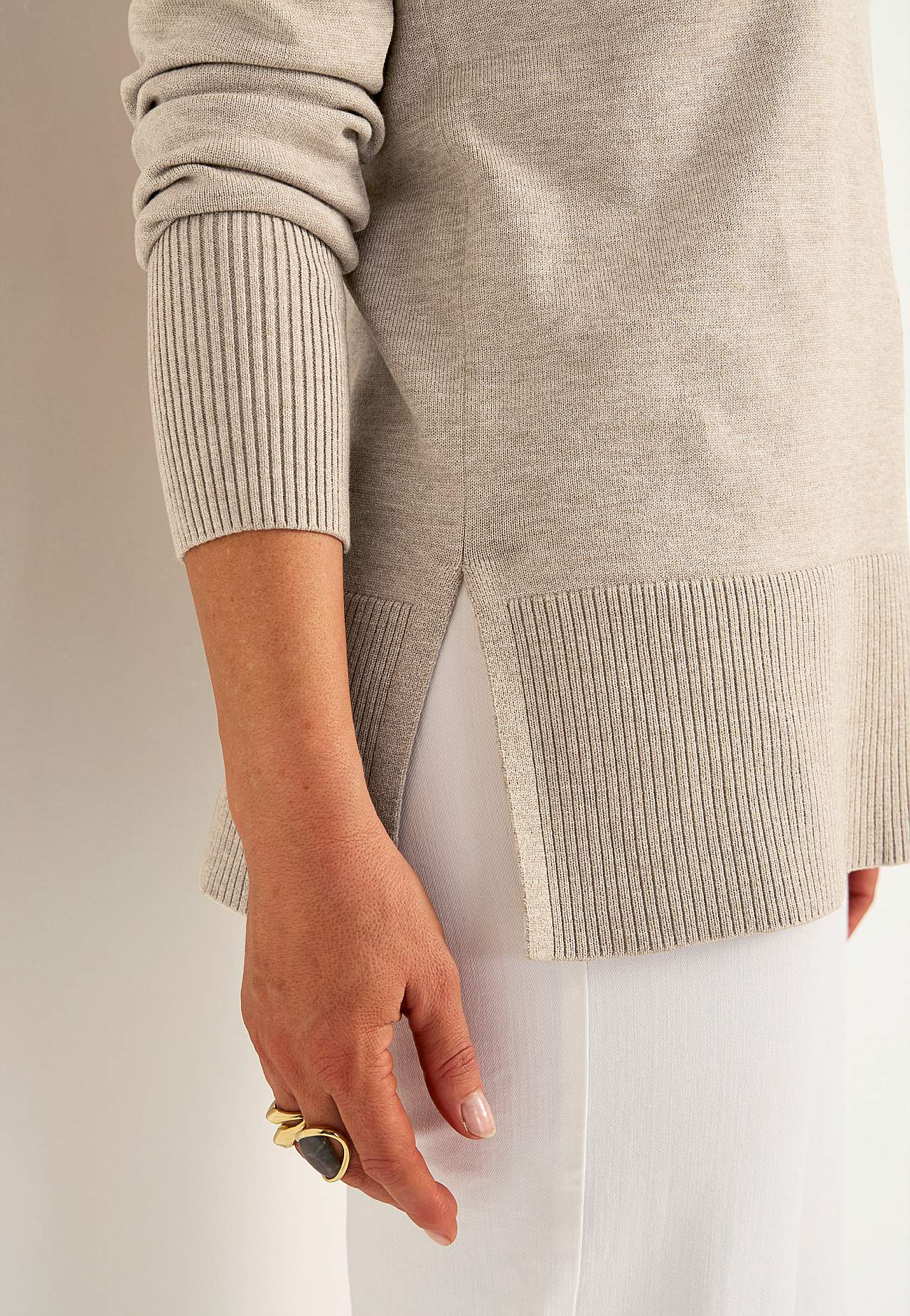 Smalka adījuma tunika