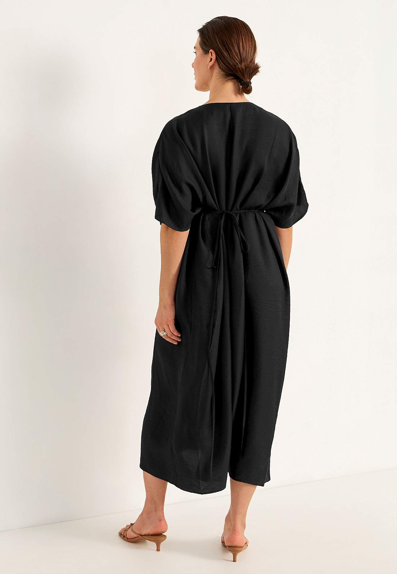Multifunkcionāla svētku kimono kleita