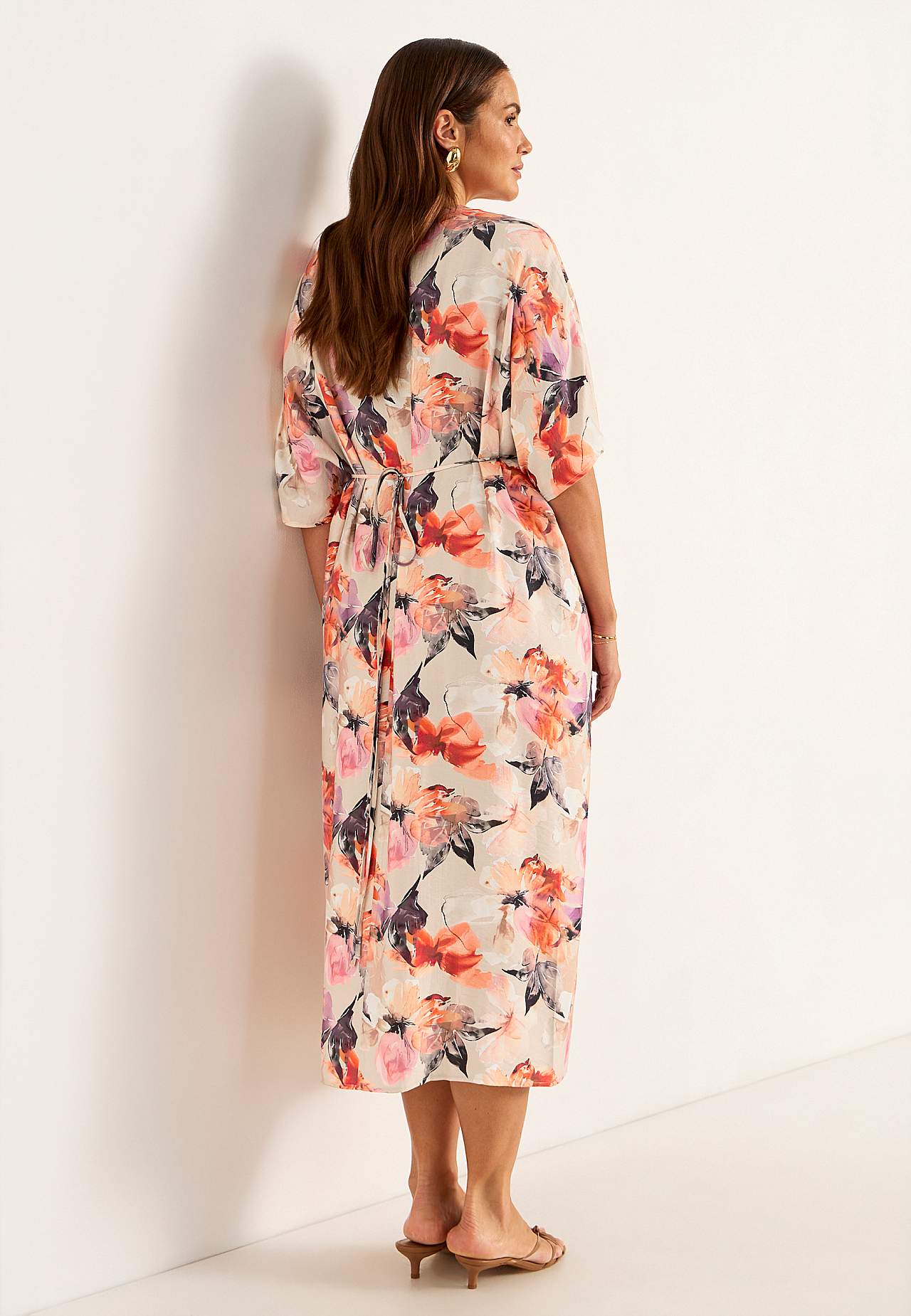 Multifunkcionāla svētku kimono kleita