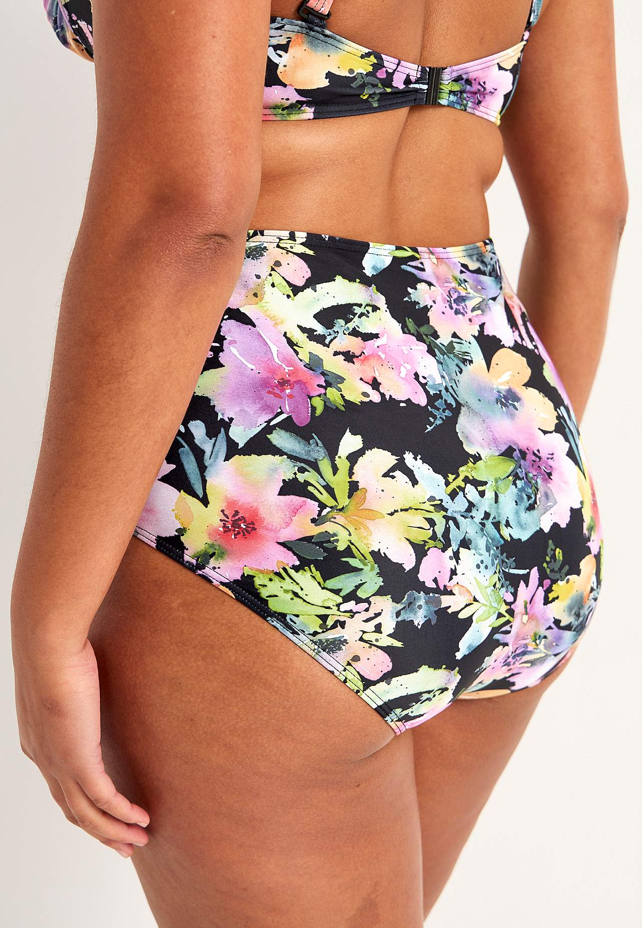 Bikini biksītes ar augstu jostasvietu