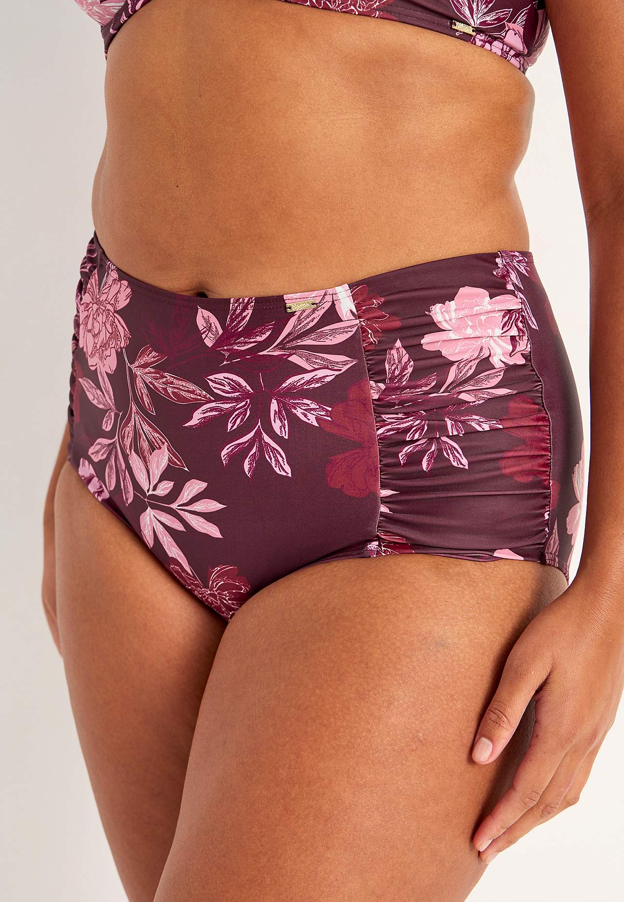 Rakstainas bikini biksītes ar augstu jostasvietu