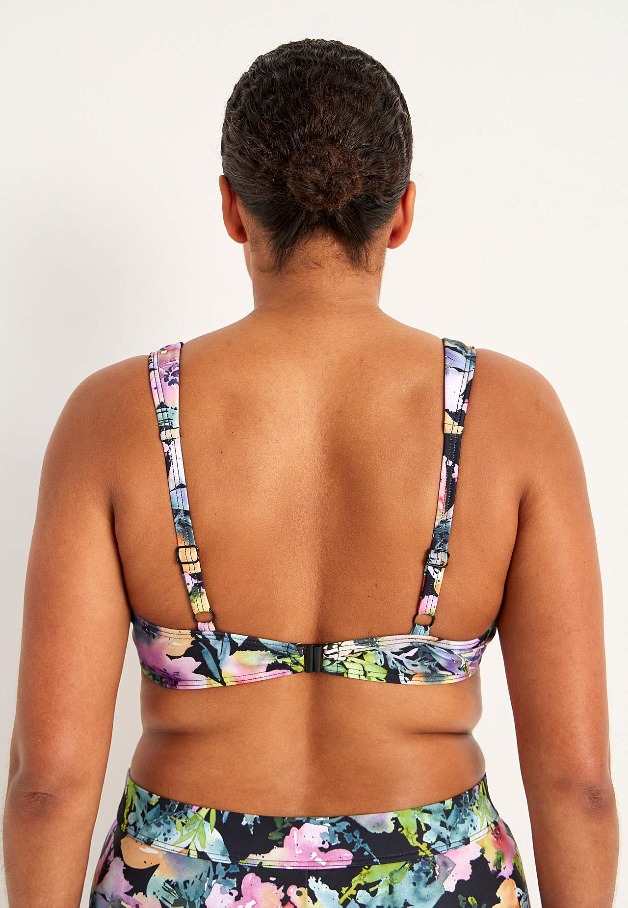 Nepolsterēts bikini krūšturis