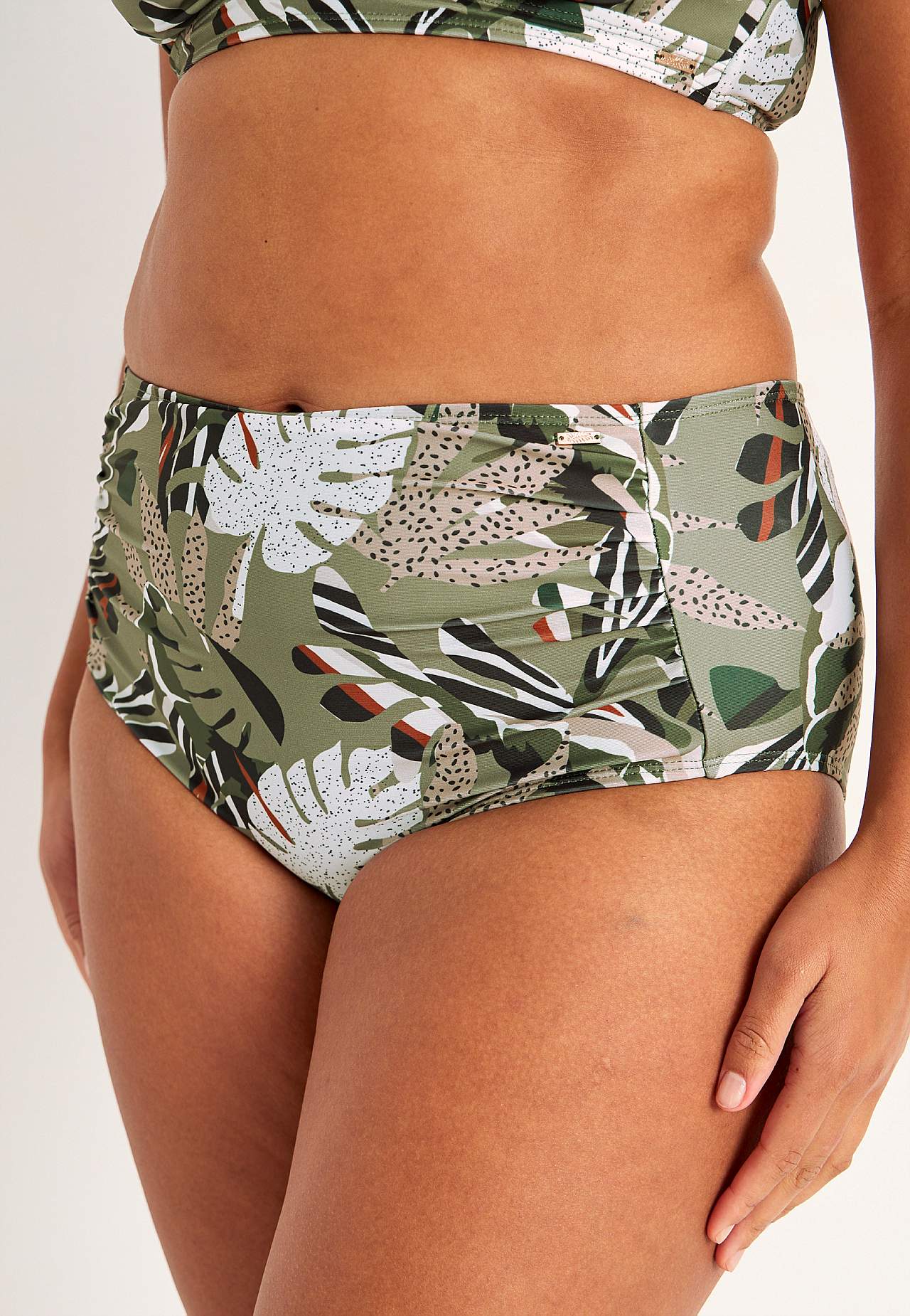 Bikini biksītes ar augstu jostasvietu